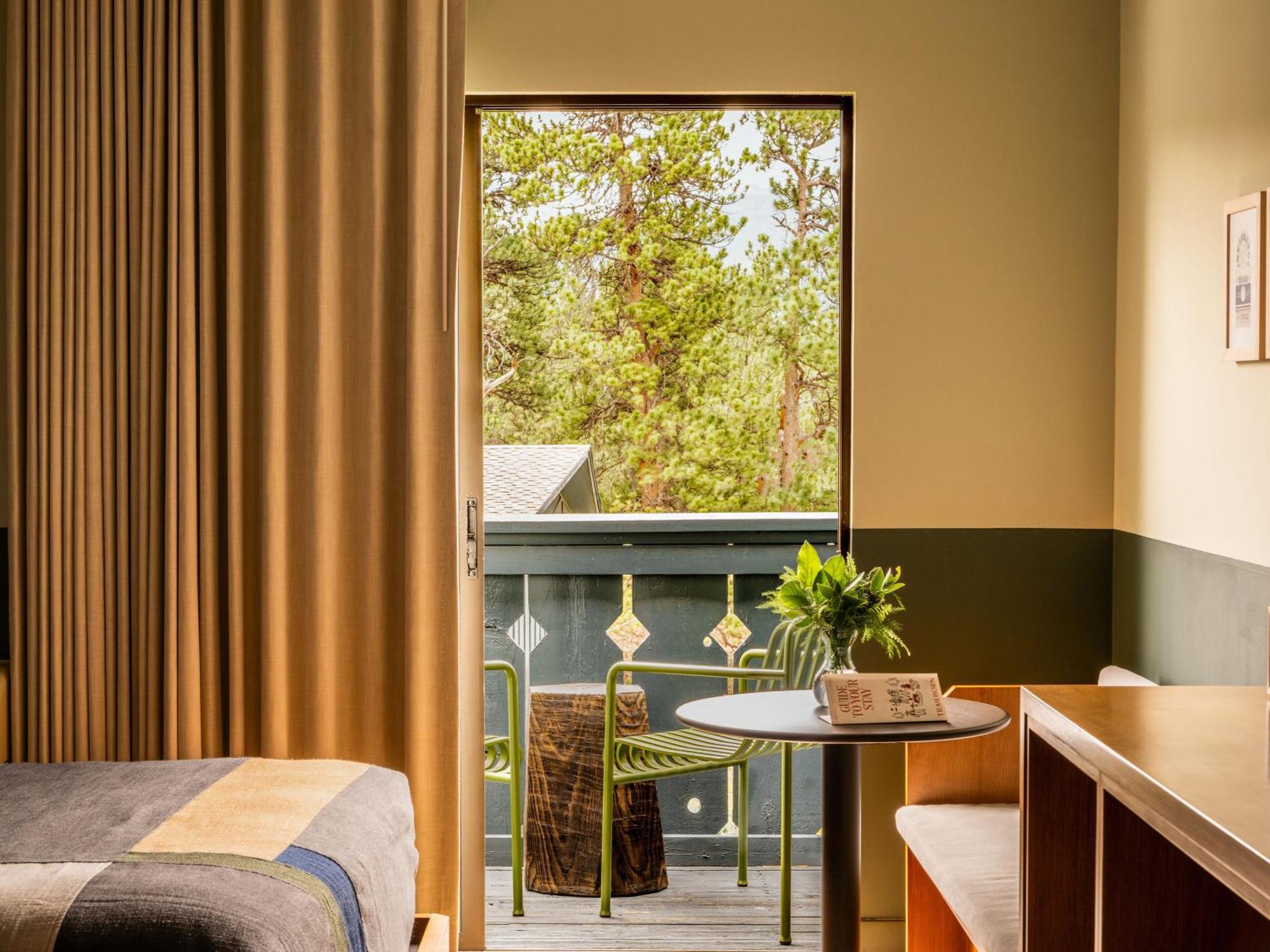 Trailborn Rocky Mountains Outpost Otel Estes Park Dış mekan fotoğraf